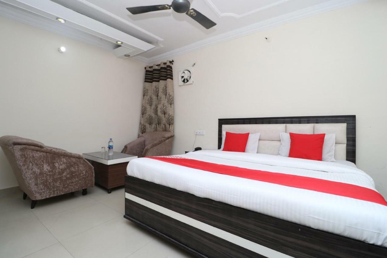 Oyo 37721 Hotel Kings Pathānkot Exterior foto